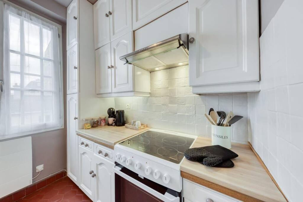 Le Lumineux 50 M² Gare/Chateau/Wifi/Netflix Versailles Luaran gambar